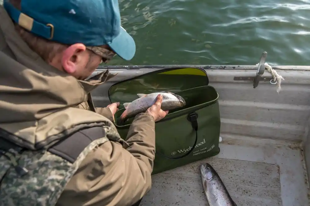 Poslední Šance WYCHWOOD Taška na ryby Quick Drain Bass Bag