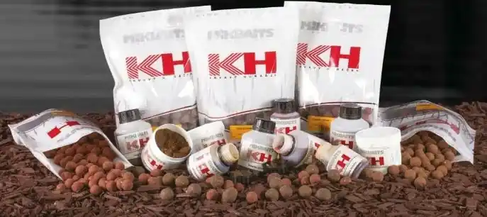 MIKBAITS Krvavý Huňáček trvanlivé boilie 1kg Odeslání Ihned