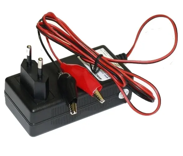 Objednat Nyní WILSTAR nabíječka 12V pro olověné AGM/GEL baterie