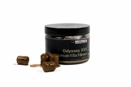 Autentický CC Moore Odyssey XXX Boilie v dipu 15x18mm 35ks