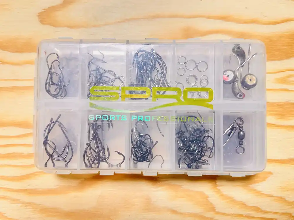 SET BIŽUTERIE HÁČKY, KARABINKY, KROUŽKY, OBRATLÍKY + OBOUSTRANÝ BOX SPRO Originální