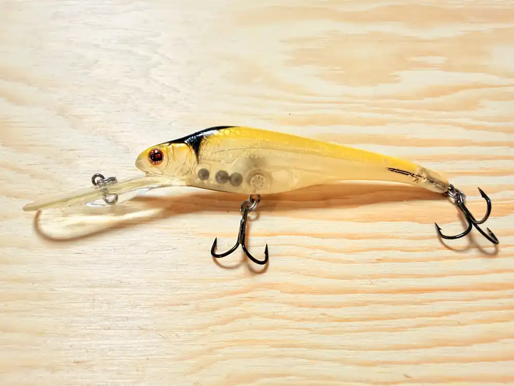 Wobler SÉBILE Acast Minnow 95 ML Suspending / 9,5 cm / 10 g / 1,5-3,0 m Cenově Výhodný