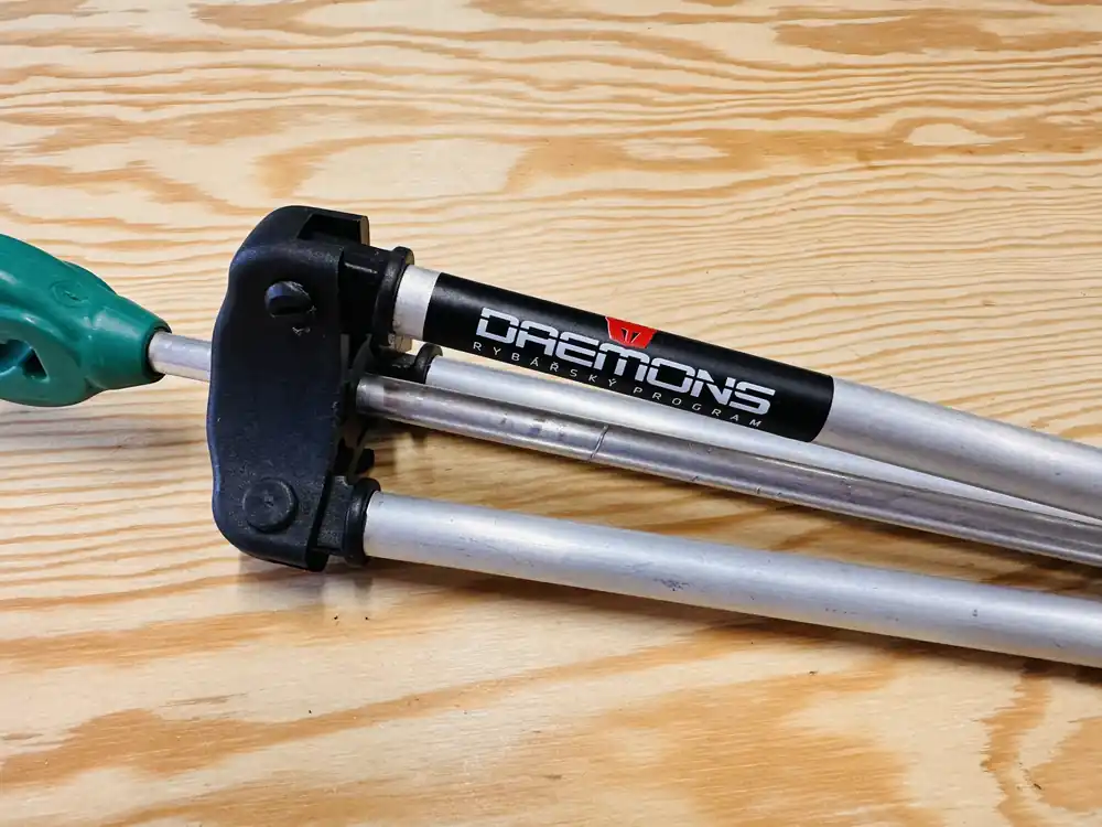 TRIPOD MALÝ VÝSUVNÝ DAEMONS ICE FISHING TRIPOD Finální Výprodej