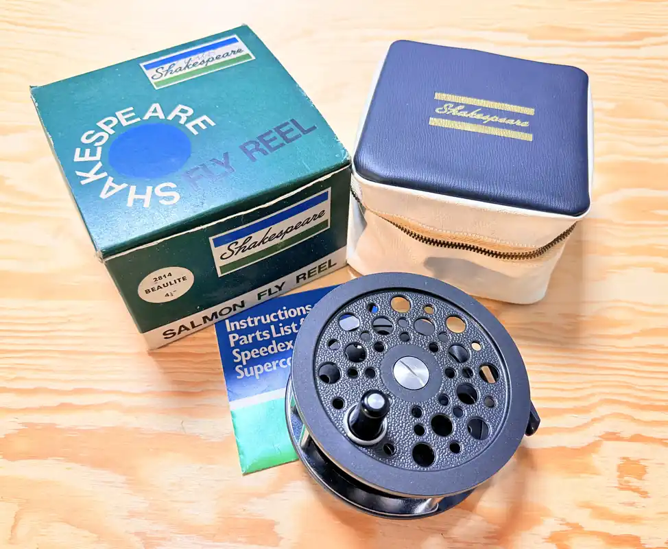Tovární Cena RETRO MUŠKAŘSKÝ NAVIJÁK SHAKESPEARE SALMON FLY 2814