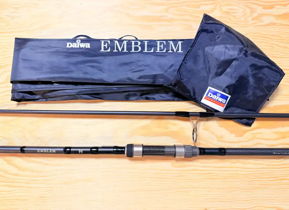 KAPROVÝ PRUT DAIWA EMBLEM CARP / 3,9 m / 3,75 lb Akční Nabídka