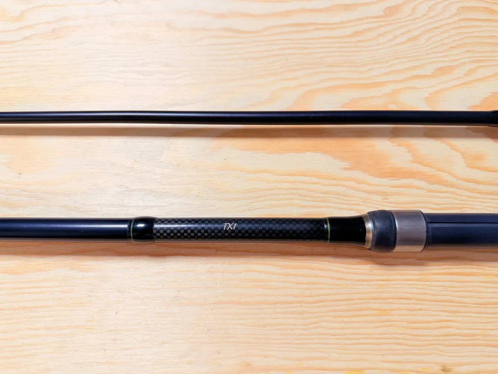 Aktuální KAPROVÝ DVOUDÍLNÝ PRUT SHIMANO TX1 / 3,60 m / 3 lb