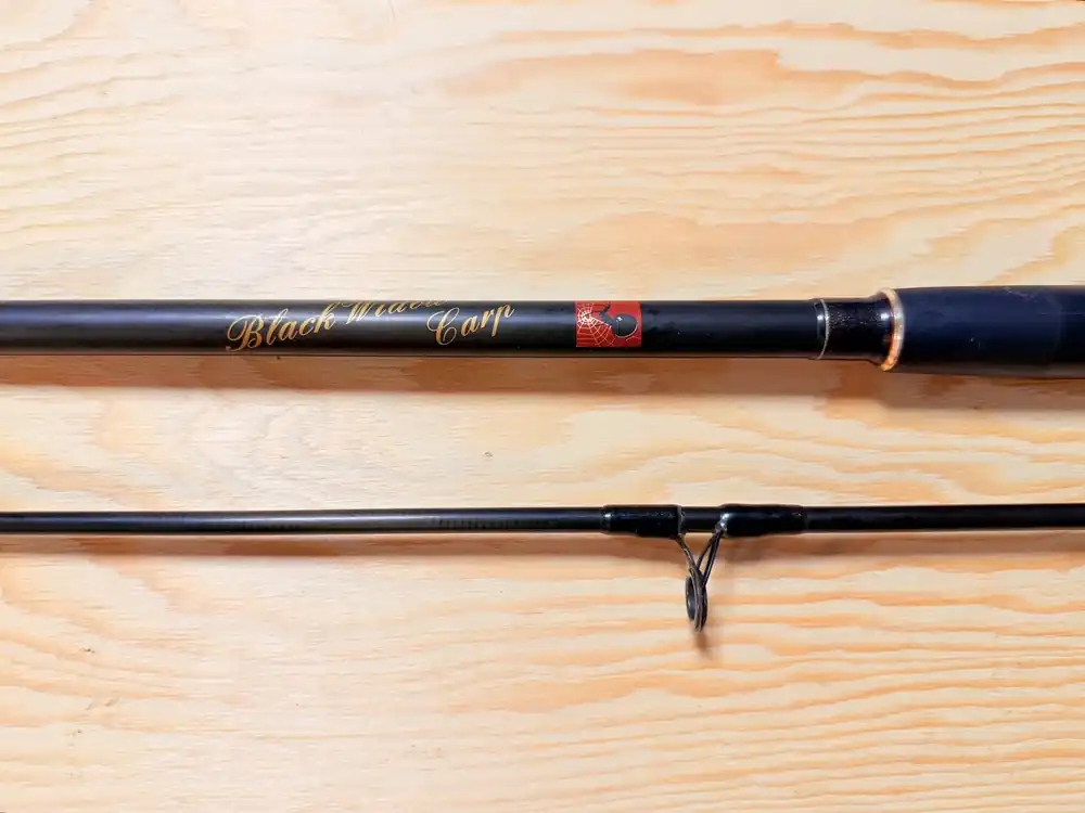Akční Nabídka KAPROVÝ DVOUDÍLNÝ PRUT BLACK WIDOW CARP / 3,60 m / 2,75 lb