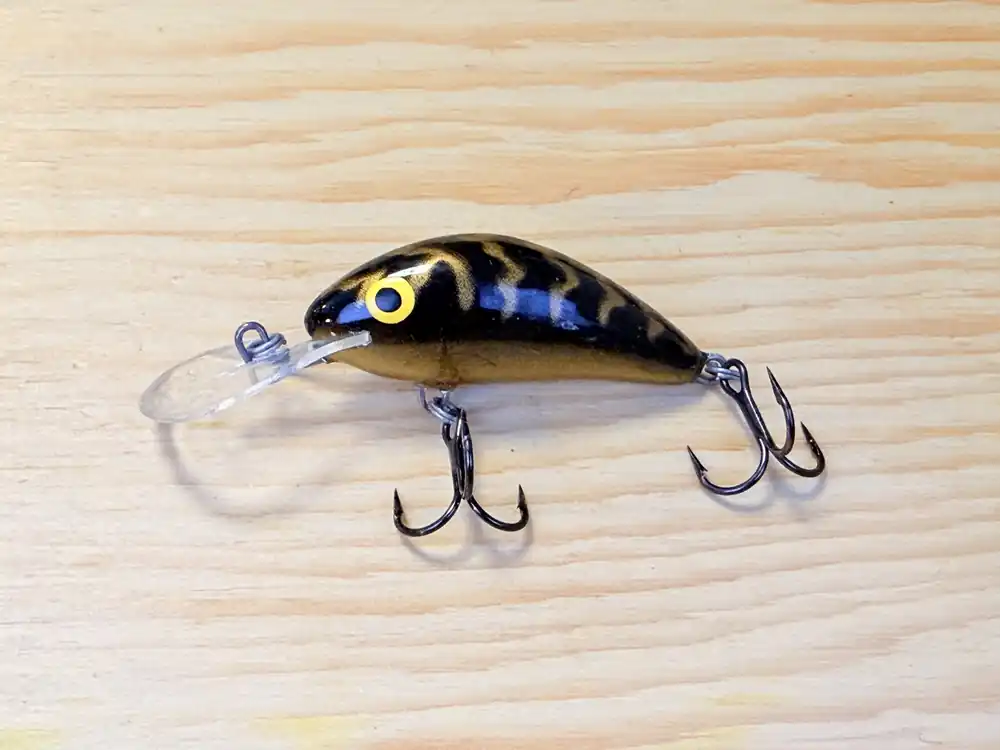 Wobler SALMO Hornet 4 F - BT / 4 cm / 3 g / 1,2-2,0 m Dokud Zásoby Vydrží