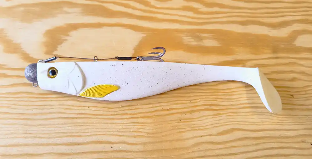 GUMOVÁ NÁSTRAHA ILLEX DEXTER SHAD 17,5 CM SE STINGEREM A ZAVRTÁVACÍ HLAVIČKOU Jen Po Omezenou Doba