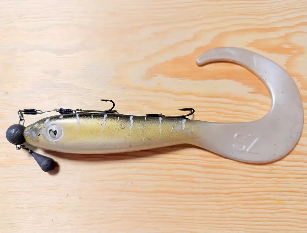 Nejlepší Volba GUMOVÁ NÁSTRAHA SVARTZONKER MCRUBBER TAIL 23CM SE STINGEREM A ZAVRTÁVACÍ HLAVIČKOU
