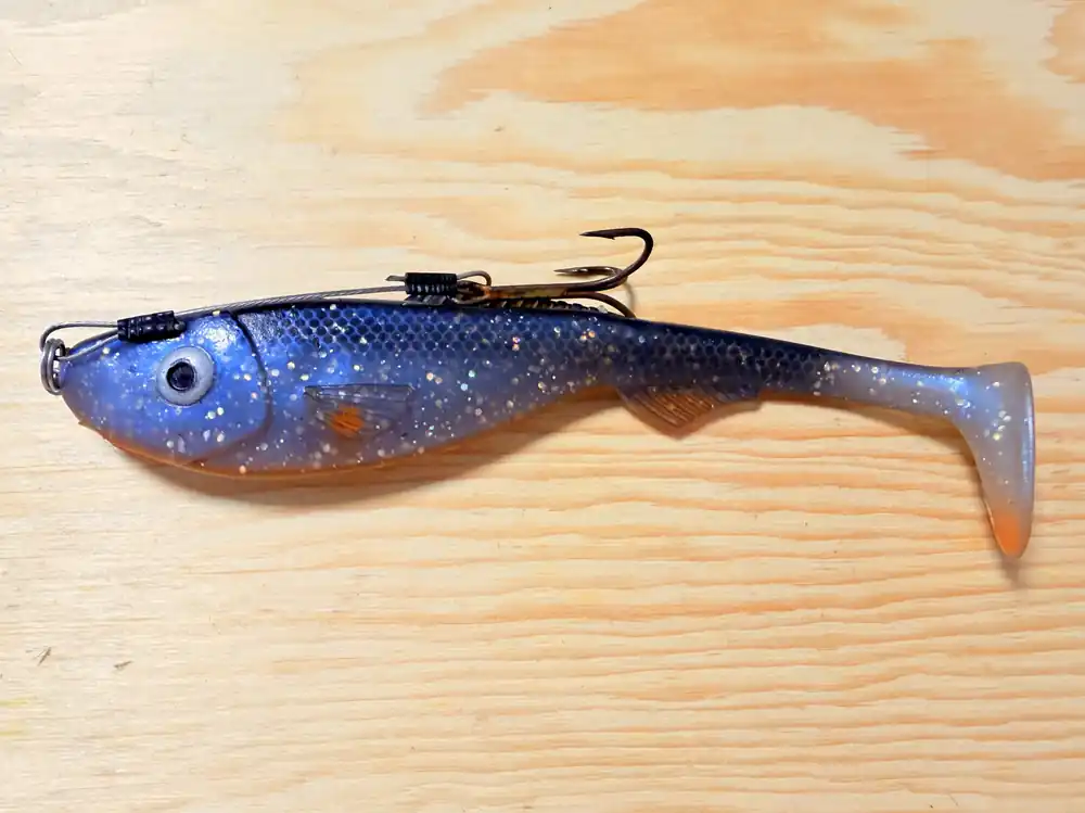 Nakupujte Hned GUMOVÁ NÁSTRAHA ABU GARCIA BEAST PIKE SHAD 16CM SE STINGEREM A ZAVRTÁVACÍM DRÁTKEM